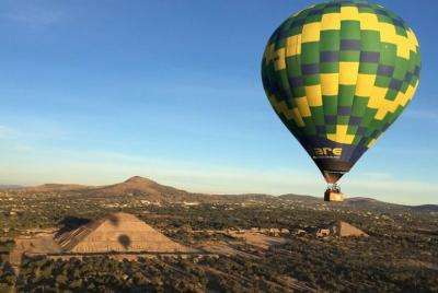 Excursión de día completo en globo en Teotihuacán en globo desde 