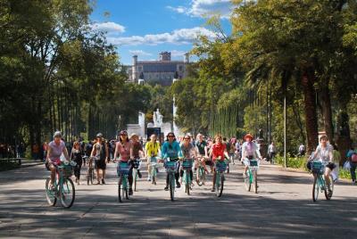 Excursión histórica en bicicleta en Ciudad de México: Chapultepec