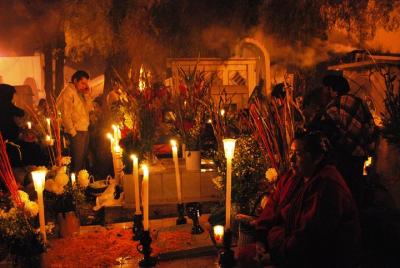 Celebración del Día de muertos en Míxquic, desde la Ciudad de Méx Celebración del Día de muertos en Míxquic, desde la Ciudad de Méx