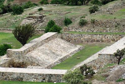 Excursión de un día a los yacimientos arqueológicos de Monte Albá Excursión de un día a los yacimientos arqueológicos de Monte Albá