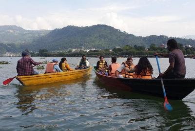 Pokhara: Caminata de un día desde Sarangkot a Stupa de paz mundia