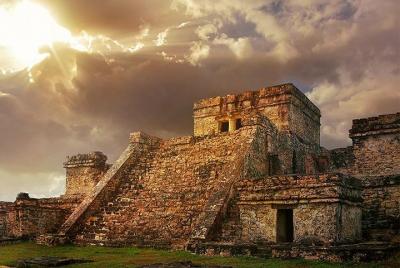 Escapada de un día privada guiada a Tulum desde la Riviera Maya o