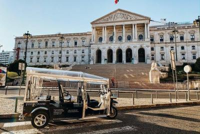 Tour de 1 hora en Tuk Tuk por Chiado y Bairro Alto. ¡Aquí es dond