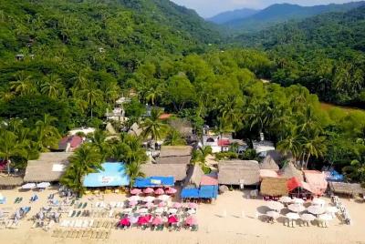 Excursión privada en barco a Yelapa con snorkel y caminata en cas