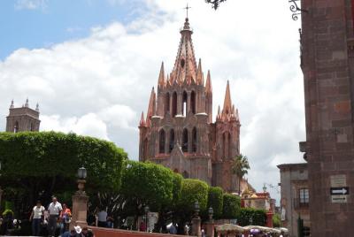 Tour privado guiado de un día a San Miguel de Allende y Querétaro