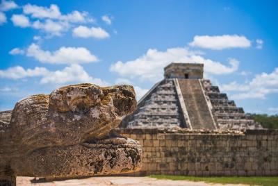 Escapada de un dúa a Chichén Itzá y el cenote Xcajum Escapada de un dúa a Chichén Itzá y el cenote Xcajum