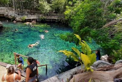 2 cenotes Xpress Tour desde Playa del Carmen 2 cenotes Xpress Tour desde Playa del Carmen
