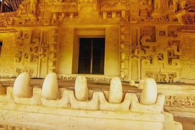 Tour de medio día por Ek Balam y cenote desde Valladolid