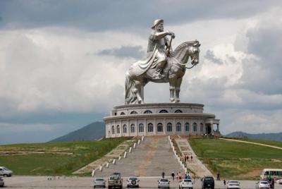 Estatua de Chinggis y Parque Nacional Terelj 
