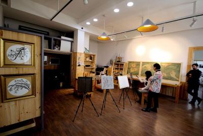 Bellas artes antiguas con maestros honrados - UB City Experience