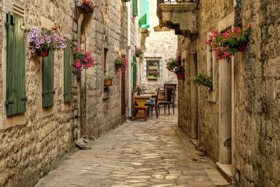 Excursión por la costa de Kotor: visita al casco antiguo, Catedra Excursión por la costa de Kotor: visita al casco antiguo, Catedra