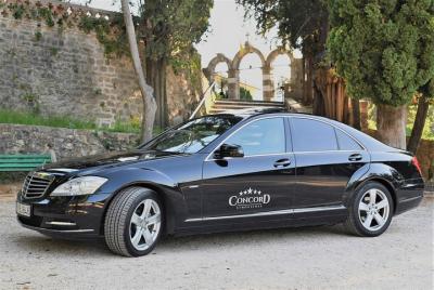 Traslado del aeropuerto de Tivat, Porto Montenegro a Lustica Bay