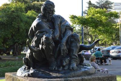 Recorrido a pie del Parque Rodo: Idiosincrasia y arte de Uruguay Recorrido a pie del Parque Rodo: Idiosincrasia y arte de Uruguay