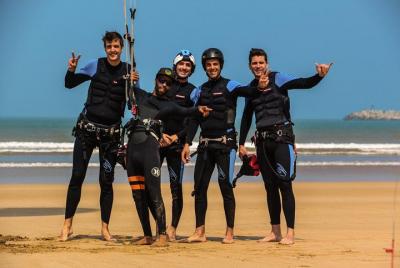 Lección de kitesurf con un local en Marruecos Lección de kitesurf con un local en Marruecos