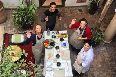 Experiencia de clase de cocina para grupos pequeños en un riad de