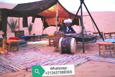  1 noche de caminata en camello en el desierto de Merzouga