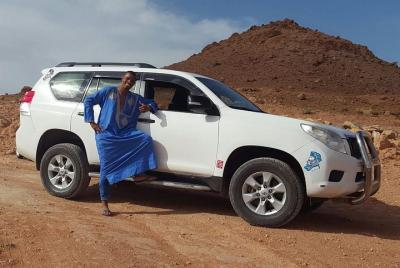 Traslado del aeropuerto de Ouarzazate al hotel. Traslado del aeropuerto de Ouarzazate al hotel.