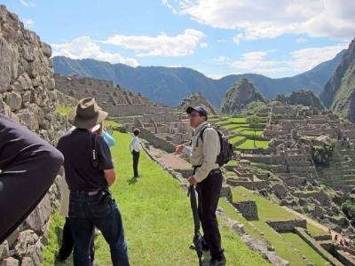Contrata un guía fluido de habla inglesa y profesional de Machu Picchu Contrata un guía fluido de habla inglesa y profesional de Machu Picchu