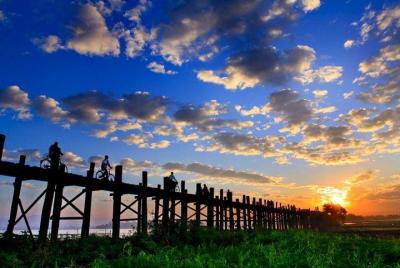 Excursión privada de un día a Amarapura, Sagaing Hill e Inwa desd