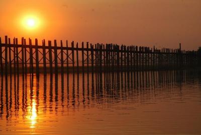 Viaje de aventura de día completo a Amarapura, Sagaing y Ava