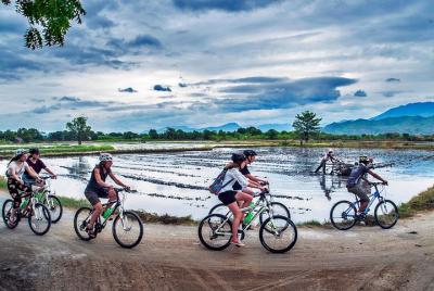 Tour de ciclismo por la mañana en Mandalay
