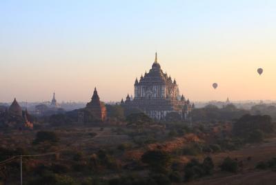 Excursión de día completo a Bagan Seat en autobús