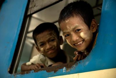 Experiencia en un viaje en tren circular en Yangon, medio día