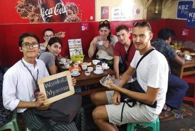 Explore Yangon a pie (2 horas) Explore Yangon a pie (2 horas)