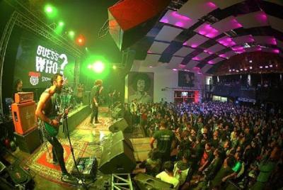 Recorrido sobre ruedas, puesta de sol en el templo de los monos y