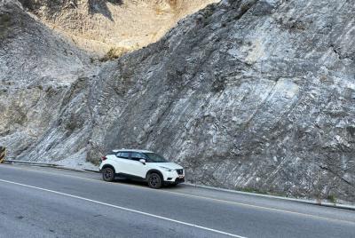 Unidad interurbana de vehículos privados en Nepal (Katmandú - Pok