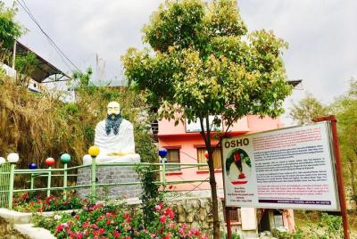 Recorrido por el hermoso jardín de meditación (Osho Upaban Garden