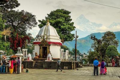 Medio día Pokhara (templo Bindabasini, Seti, museo Gorkha, cueva 