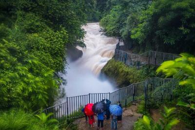 Tour privado de medio día por la ciudad de Pokhara con recogida