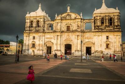 Excursión a pie para grupos pequeños de la ciudad de León Excursión a pie para grupos pequeños de la ciudad de León