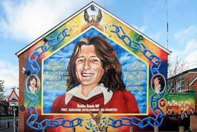 Recorrido político por Belfast: recorrido a pie por historias en  Recorrido político por Belfast: recorrido a pie por historias en