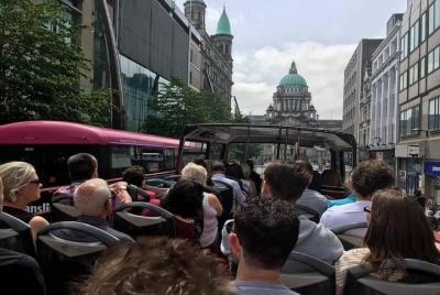 Excursiones en autobús con paradas libres por Belfast Excursiones en autobús con paradas libres por Belfast