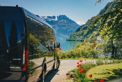 Noruega en una excursión de un día - Hardangerfjord con viaje en  Noruega en una excursión de un día - Hardangerfjord con viaje en