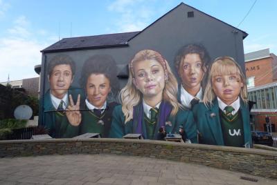 Recorrido por los sitios originales de Derry Girls Recorrido por los sitios originales de Derry Girls