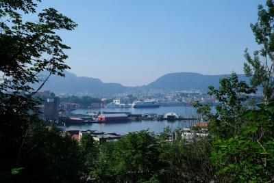 Historia y naturaleza a lo largo de la ladera de Bergen
