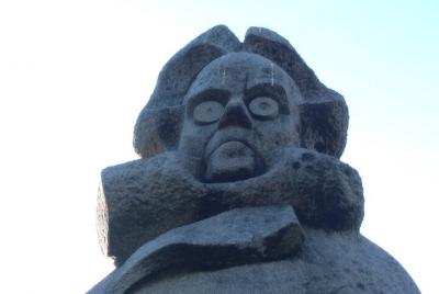 Recorrido a pie por las estatuas parlantes en Bergen