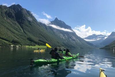 1 día de viaje en kayak por el fiordo escondido