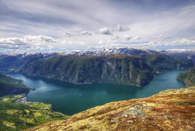Viaje de ida y vuelta auto guiado en Noruega: de Oslo a Oslo Viaje de ida y vuelta auto guiado en Noruega: de Oslo a Oslo