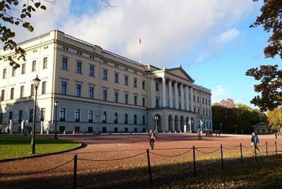 Explore el centro de Oslo en una caminata de audio autoguiada