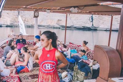 Crucero Dhow de día completo: Khasab Tours (excursiones en tierra