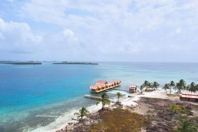 2D / 1N: cabaña privada sobre el agua recientemente inaugurada en las islas de San Blas PLUS Tour de un día 2D / 1N: cabaña privada sobre el agua recientemente inaugurada en las islas de San Blas PLUS Tour de un día