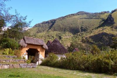 Excursión de un día completo a los mausoleos de Revash y al museo Excursión de un día completo a los mausoleos de Revash y al museo