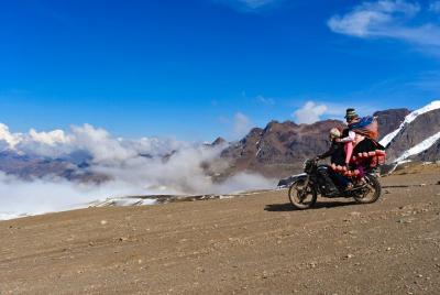 Día Completo en Recorrido Montaña de Colores Vinicunca con Guía