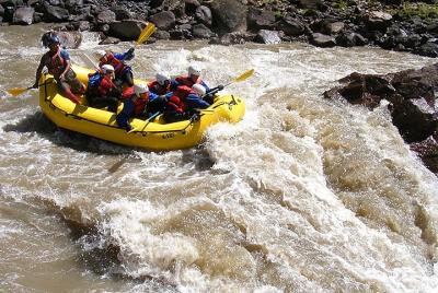 Rafting en el río Urubamba y almuerzo.