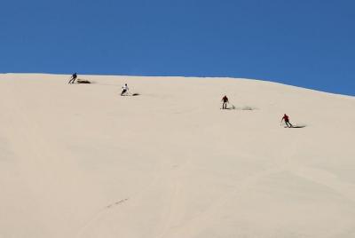Experiencia de sandboarding o esquí en la arena en Perú Experiencia de sandboarding o esquí en la arena en Perú