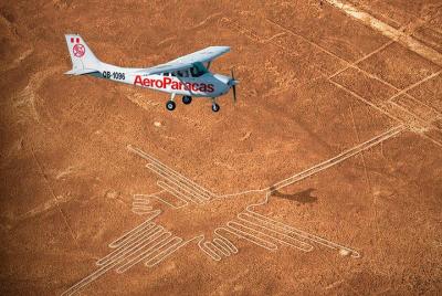 Enigmáticas líneas de Nazca, sobrevuelo desde Ica + Huacachina Oa